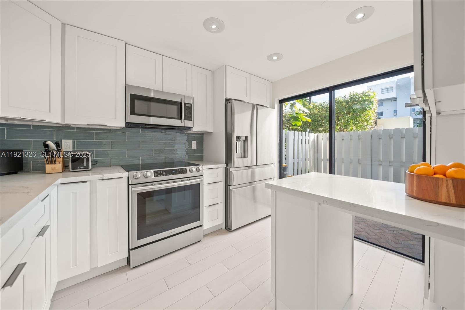 429 Poinciana Dr #1415 Sunny Isles Beach, FL 33160