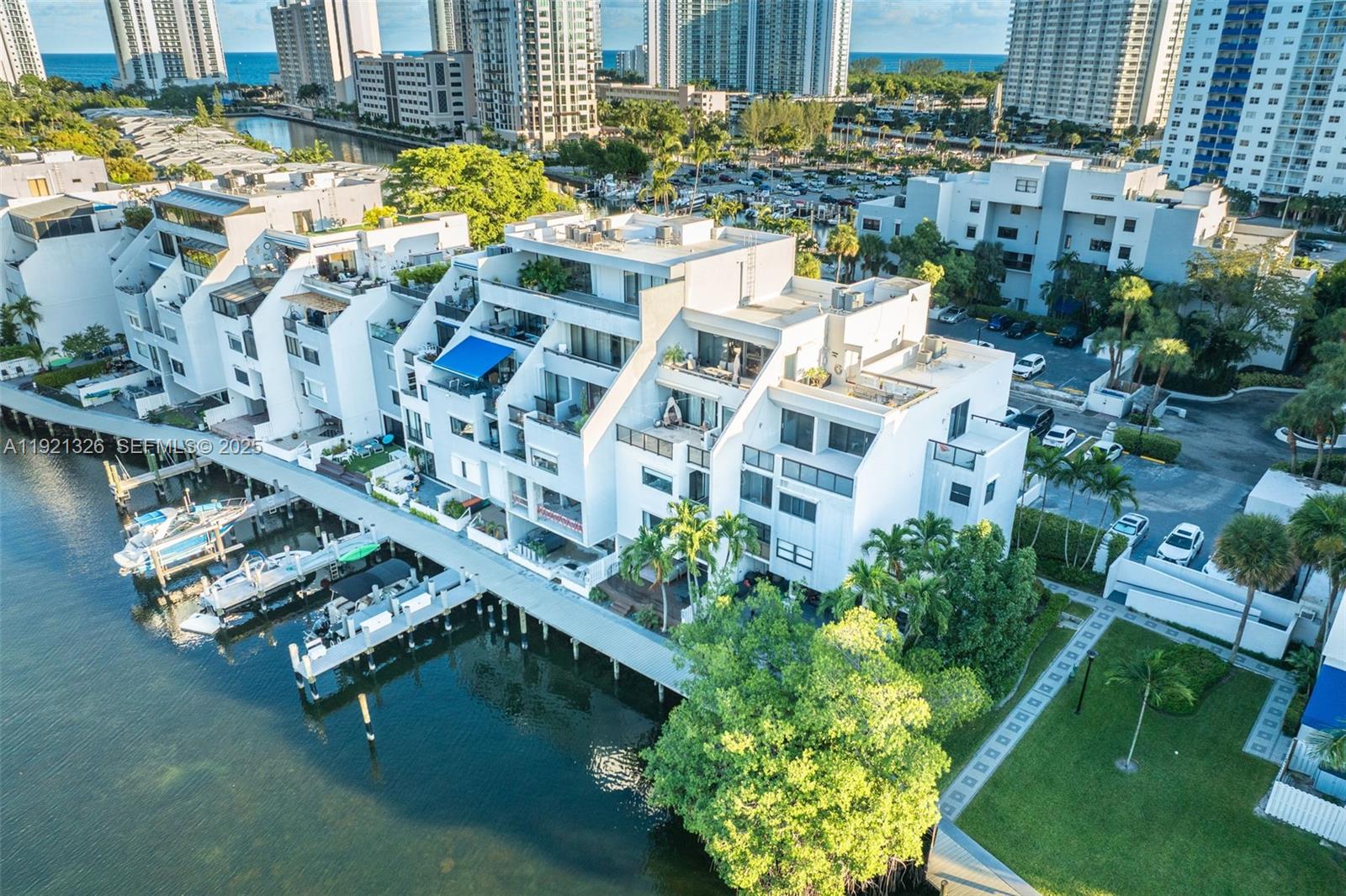 429 Poinciana Dr #1415 Sunny Isles Beach, FL 33160