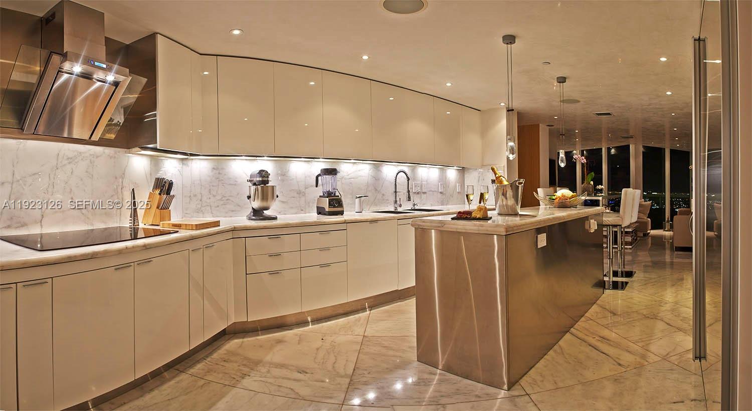 1643 Brickell Ave #2902 Miami, FL 33129