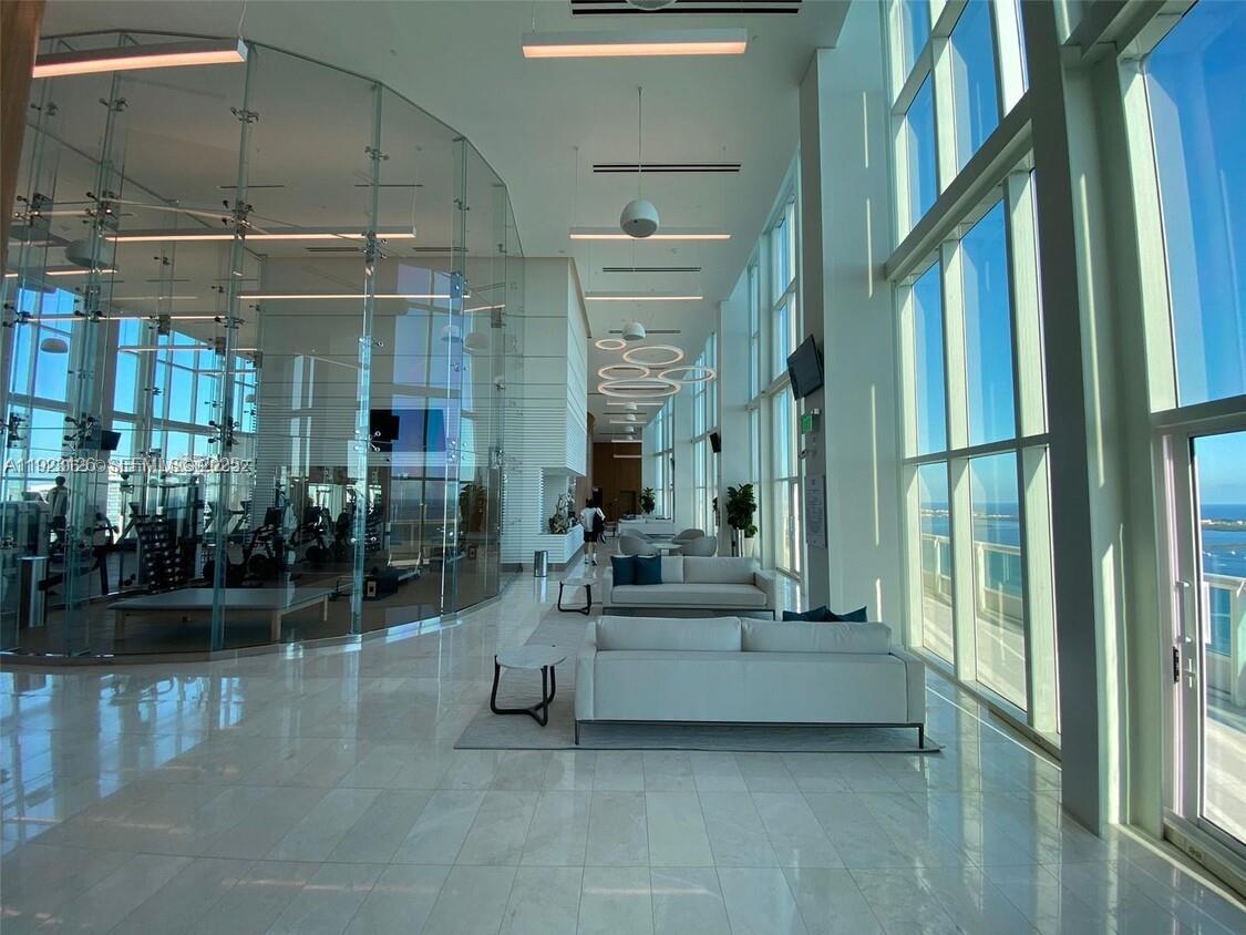 1643 Brickell Ave #2902 Miami, FL 33129