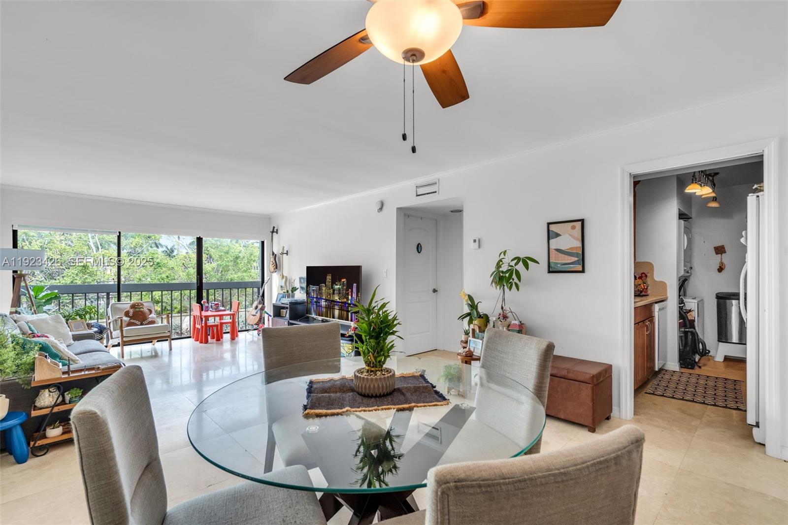 255 Galen Dr #2E Key Biscayne, FL 33149