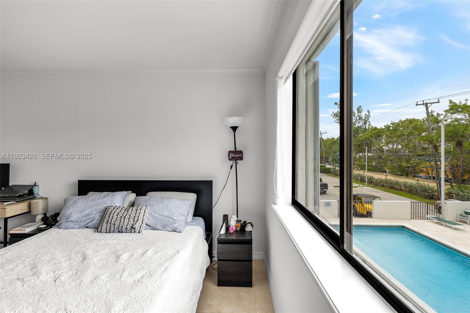 255 Galen Dr #2E Key Biscayne, FL 33149