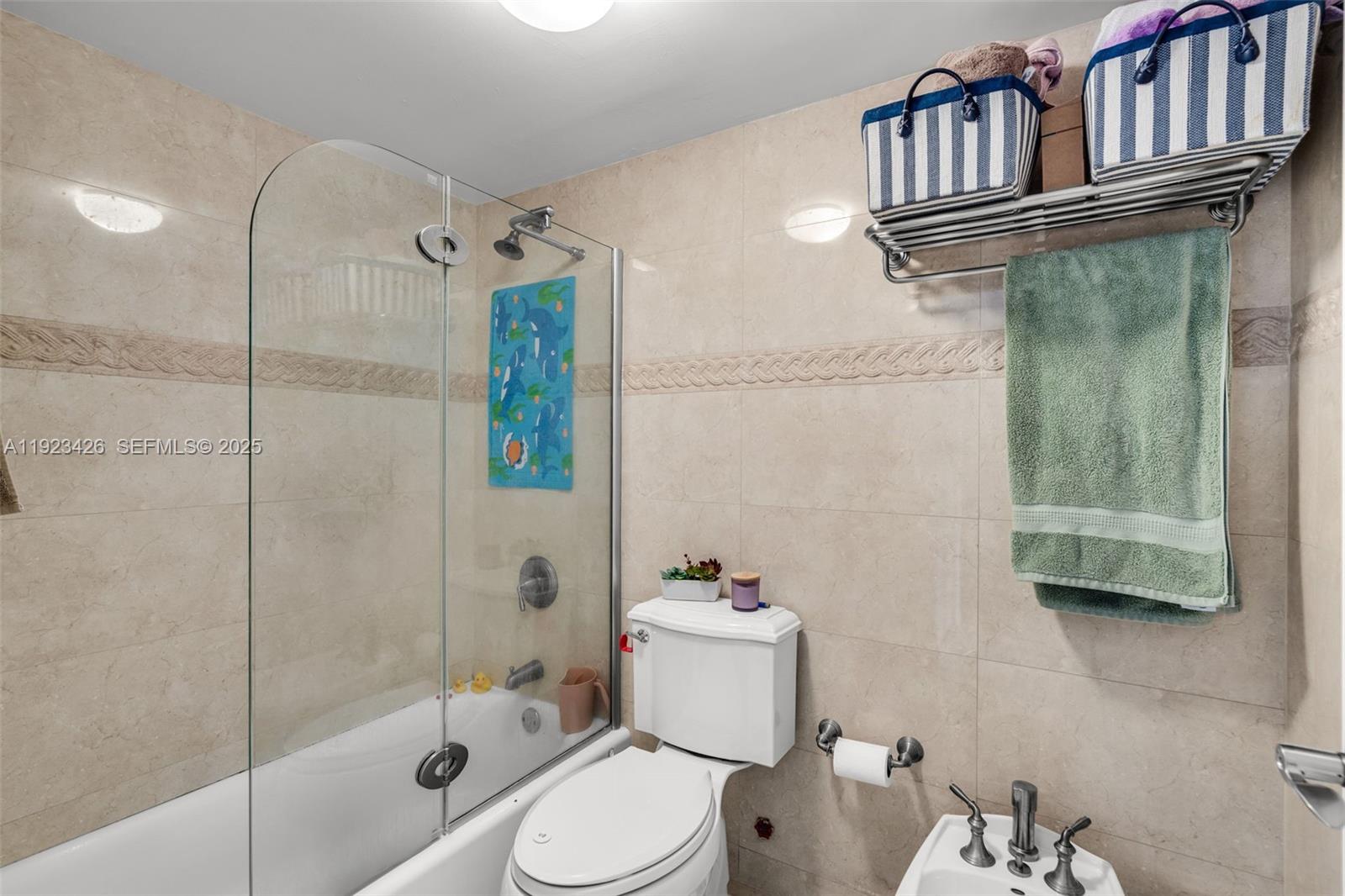 255 Galen Dr #2E Key Biscayne, FL 33149