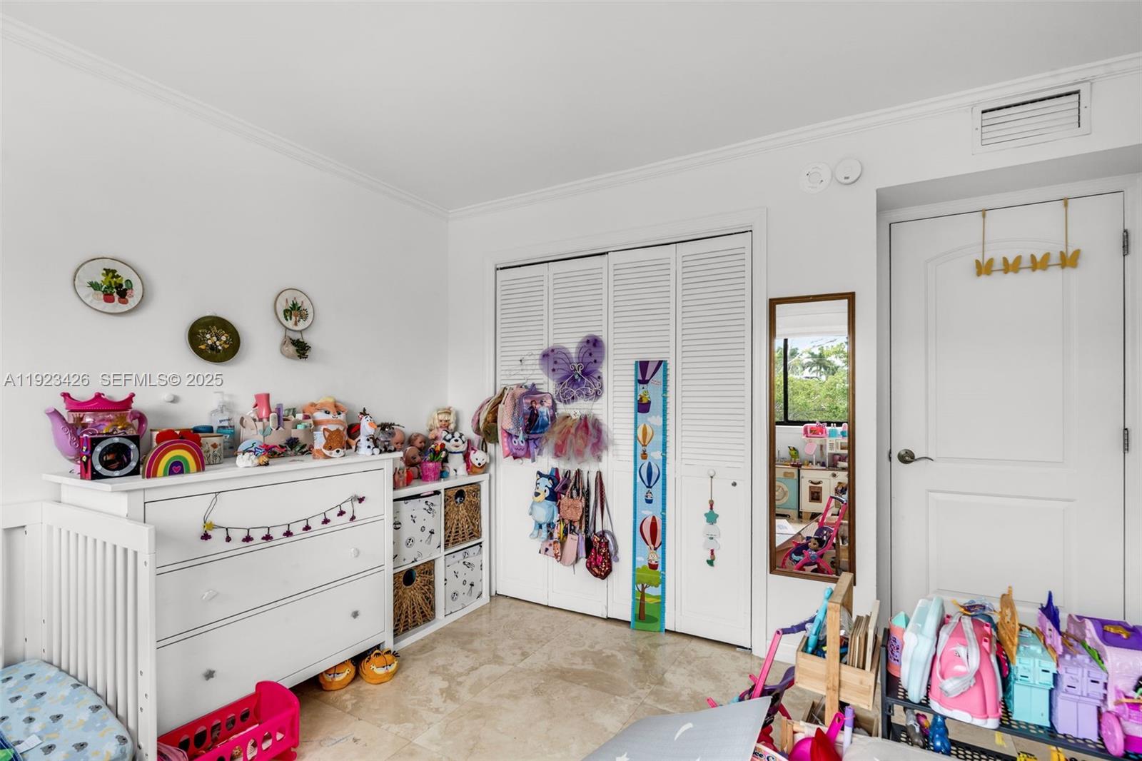 255 Galen Dr #2E Key Biscayne, FL 33149