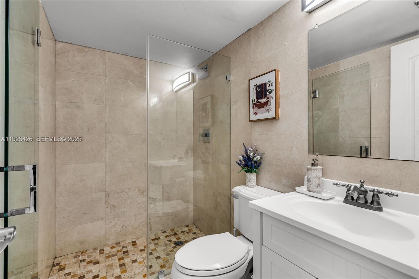 255 Galen Dr #2E Key Biscayne, FL 33149