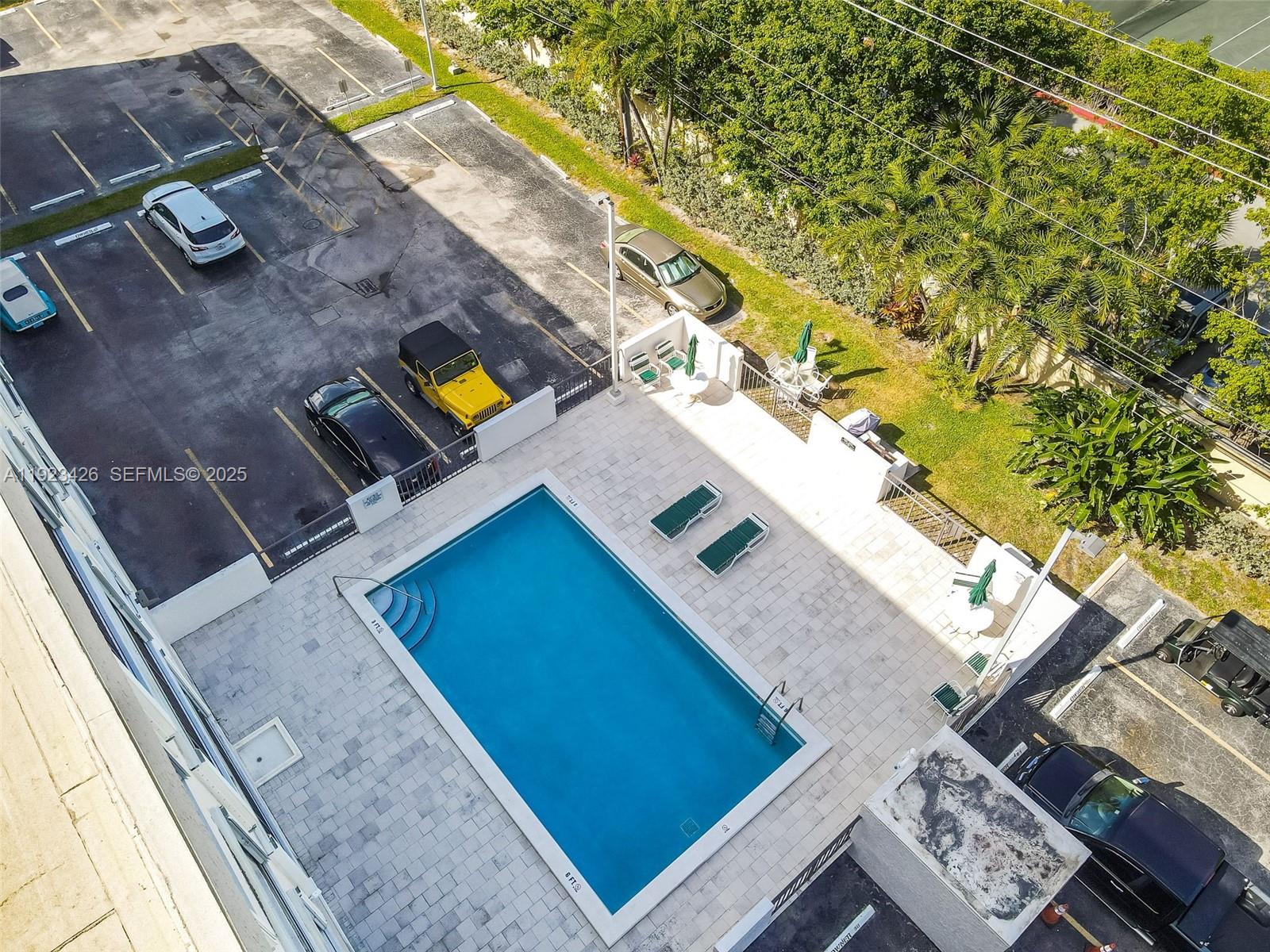 255 Galen Dr #2E Key Biscayne, FL 33149