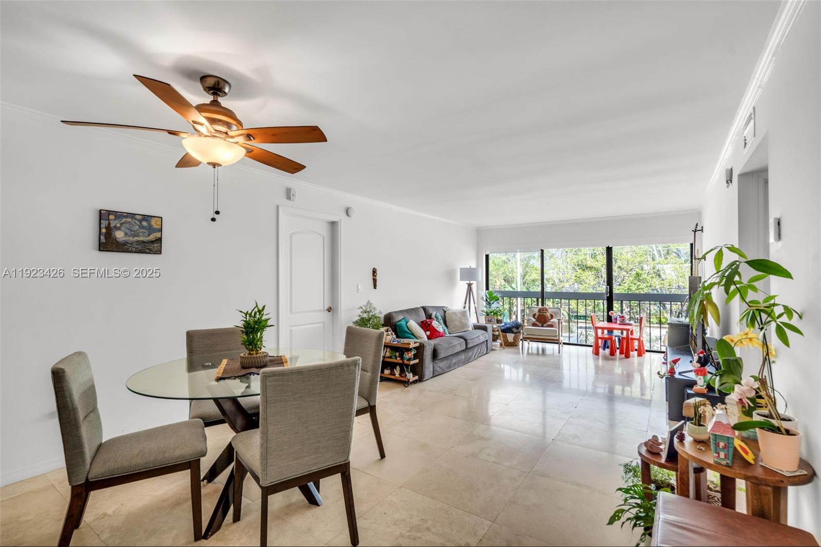 255 Galen Dr #2E Key Biscayne, FL 33149