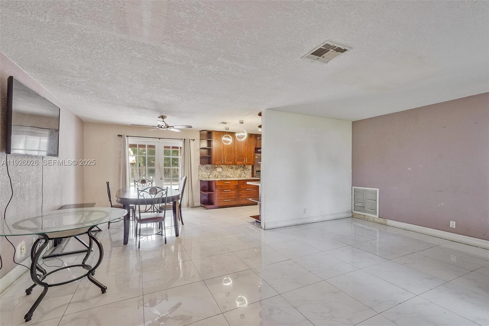 8113 Rose Marie Cir Boynton Beach, FL 33472