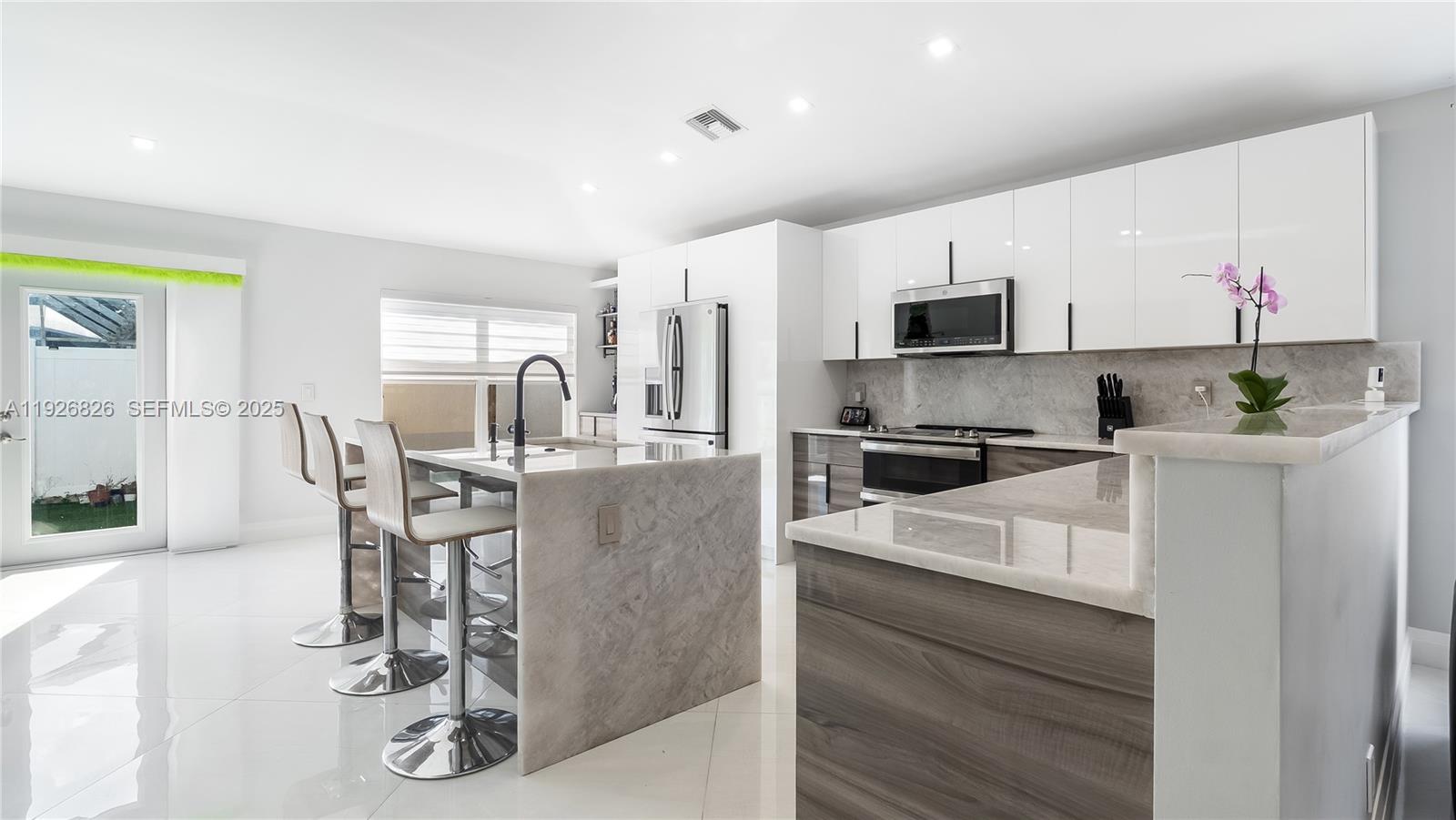 4908 Lombard Pass Dr Lake Worth, FL 33463