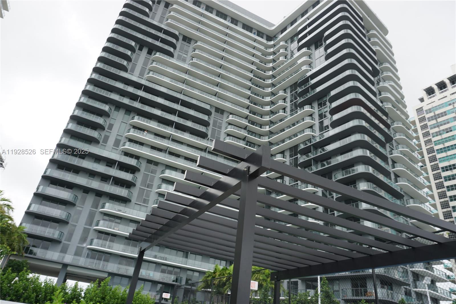 121 NE 34th St #2406A