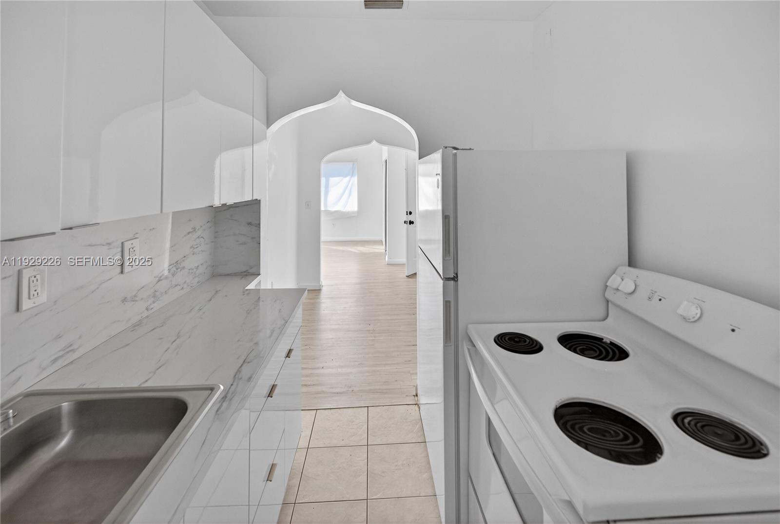 1220 Marseille Dr #8 Miami Beach, FL 33141