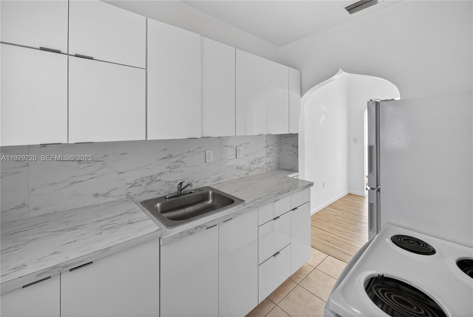 1220 Marseille Dr #8 Miami Beach, FL 33141