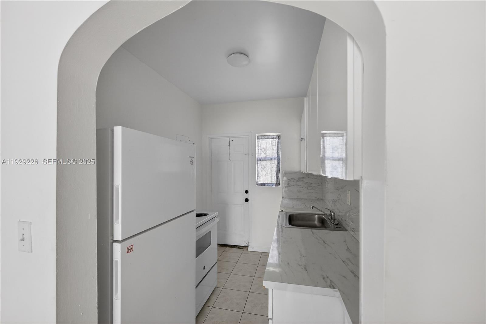 1220 Marseille Dr #8 Miami Beach, FL 33141