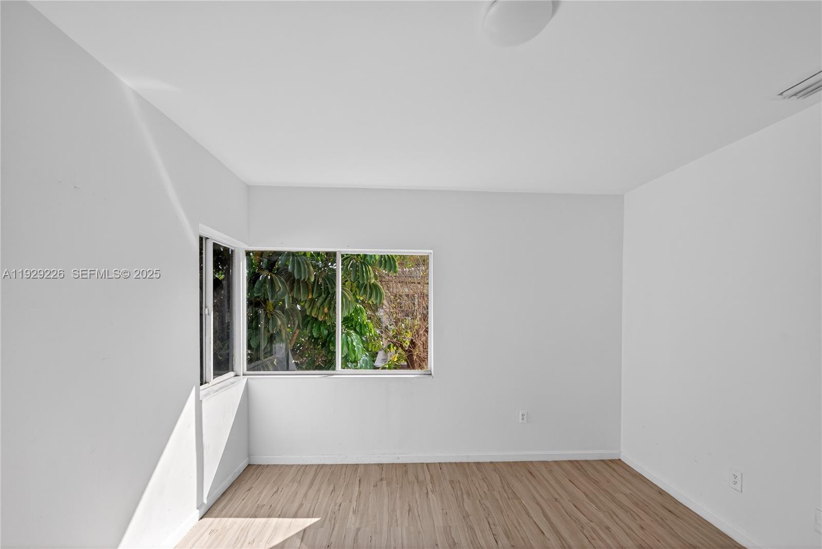 1220 Marseille Dr #8 Miami Beach, FL 33141