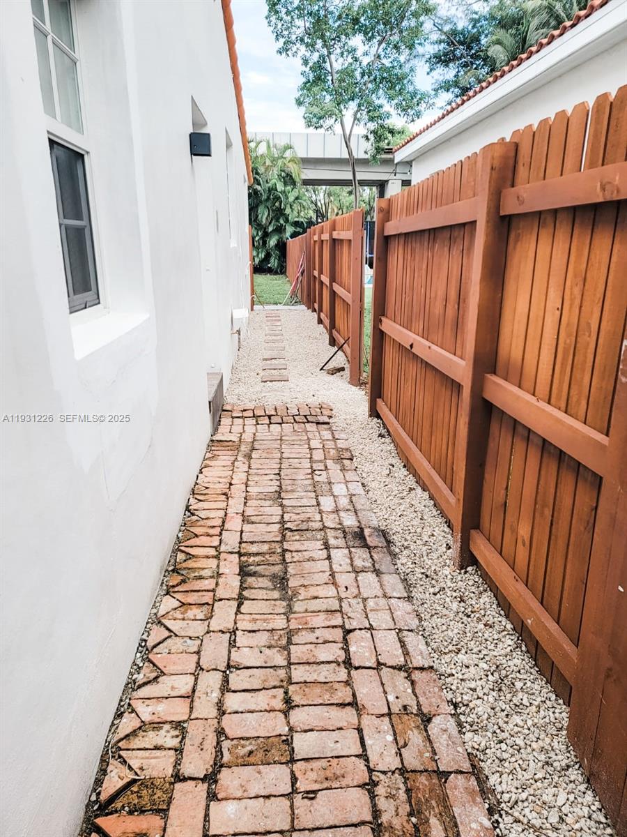 3685 SW 1st Ave Miami, FL 33145