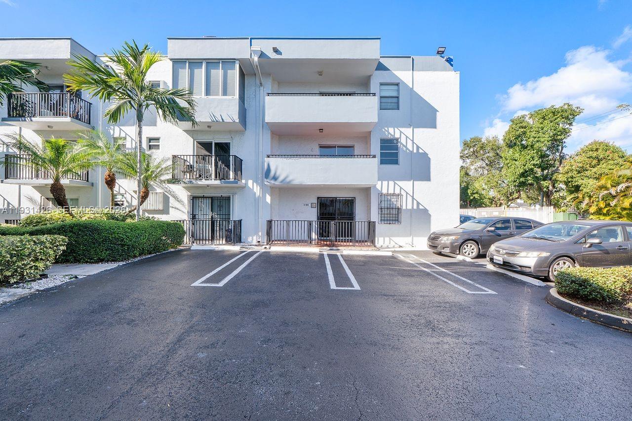 2465 SW 18th Ave #3106 Miami, FL 33145