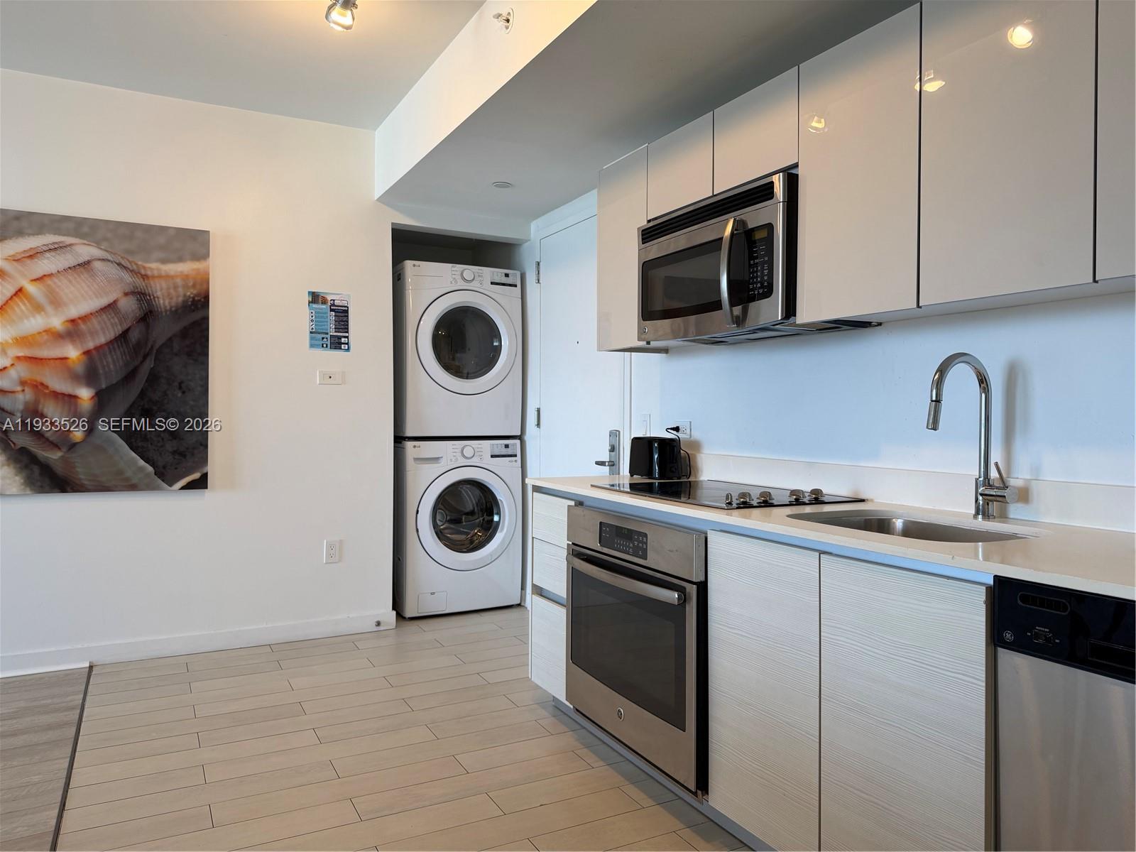 image Beachwalk Condominium8