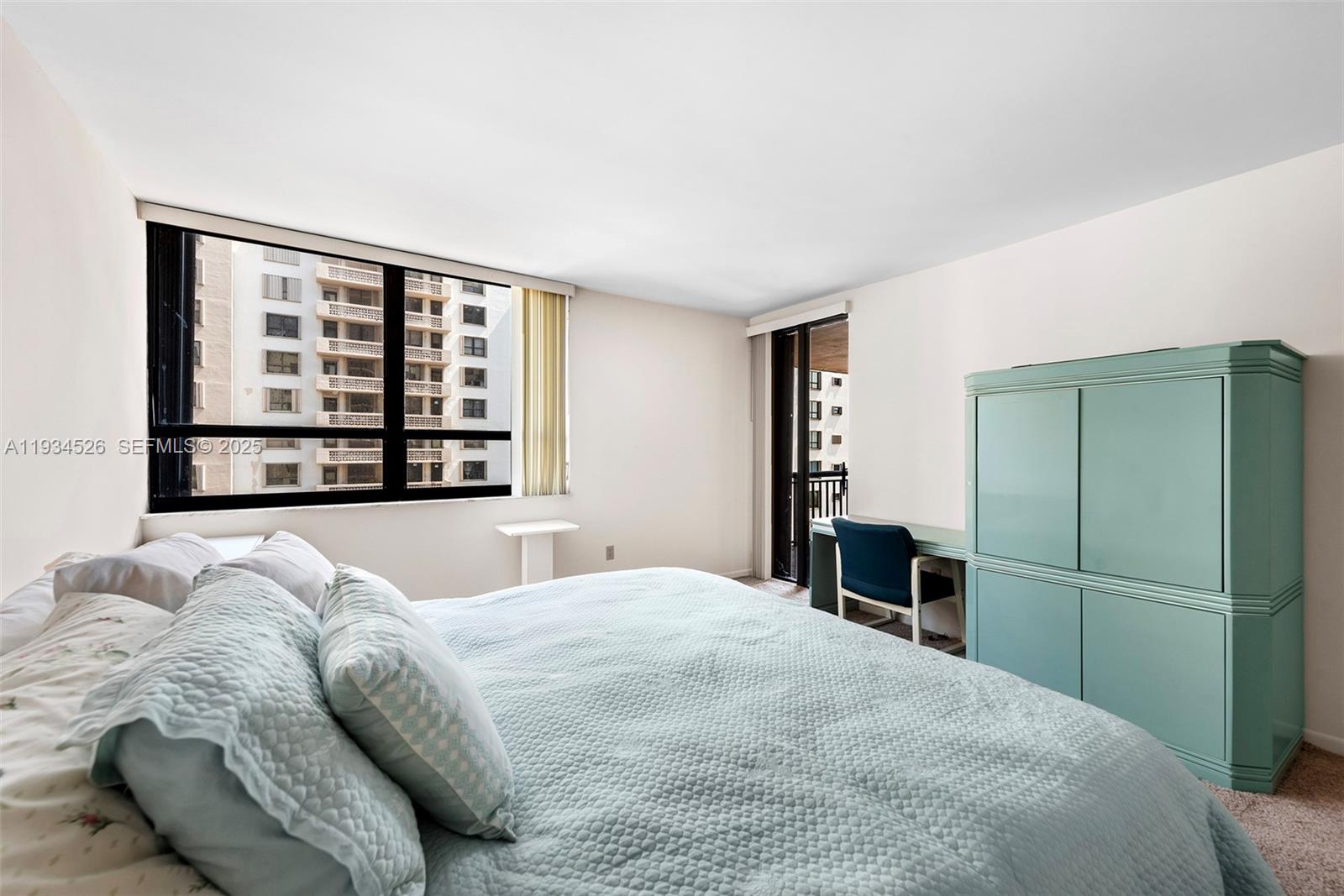 image Tiffany of Bal Harbour24