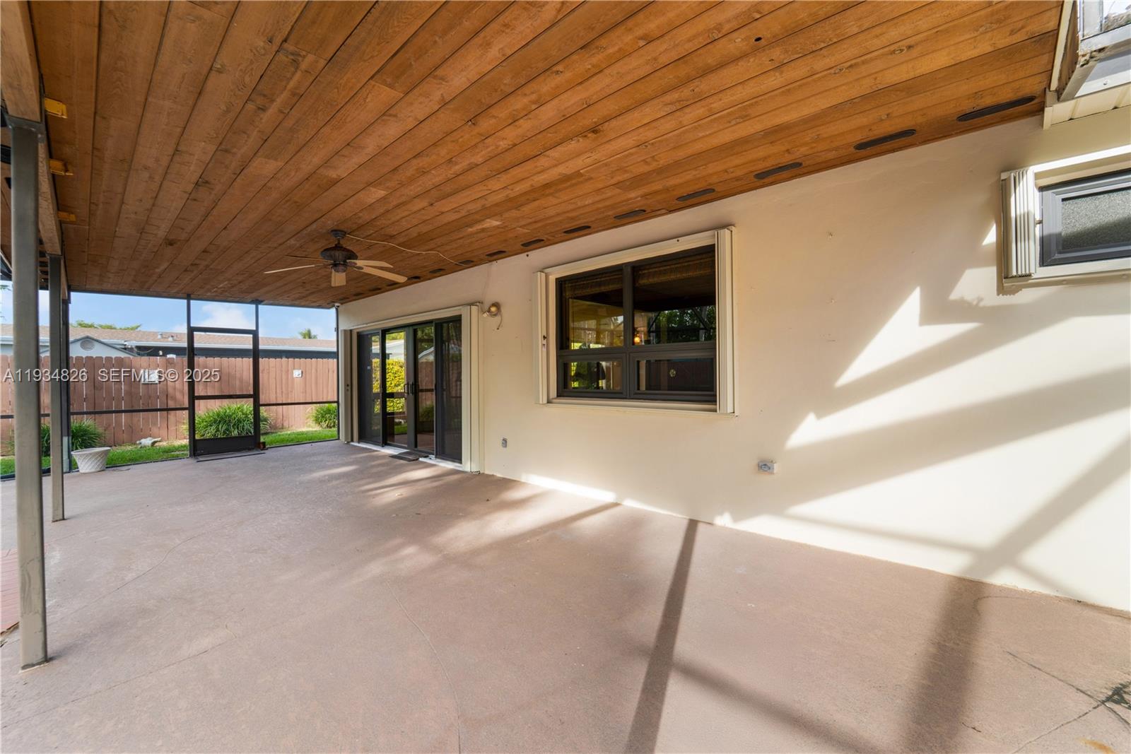 9660 SW 105th Ave Miami, FL 33176