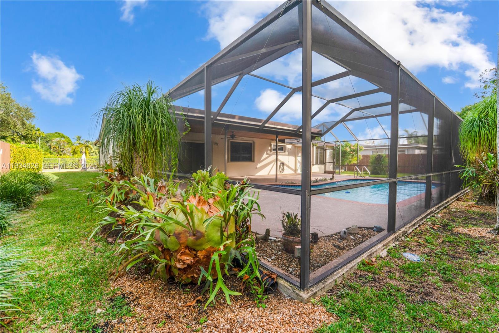 9660 SW 105th Ave Miami, FL 33176