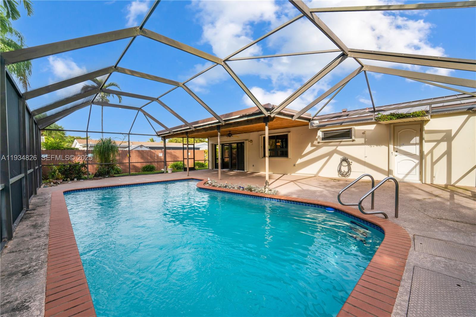 9660 SW 105th Ave Miami, FL 33176