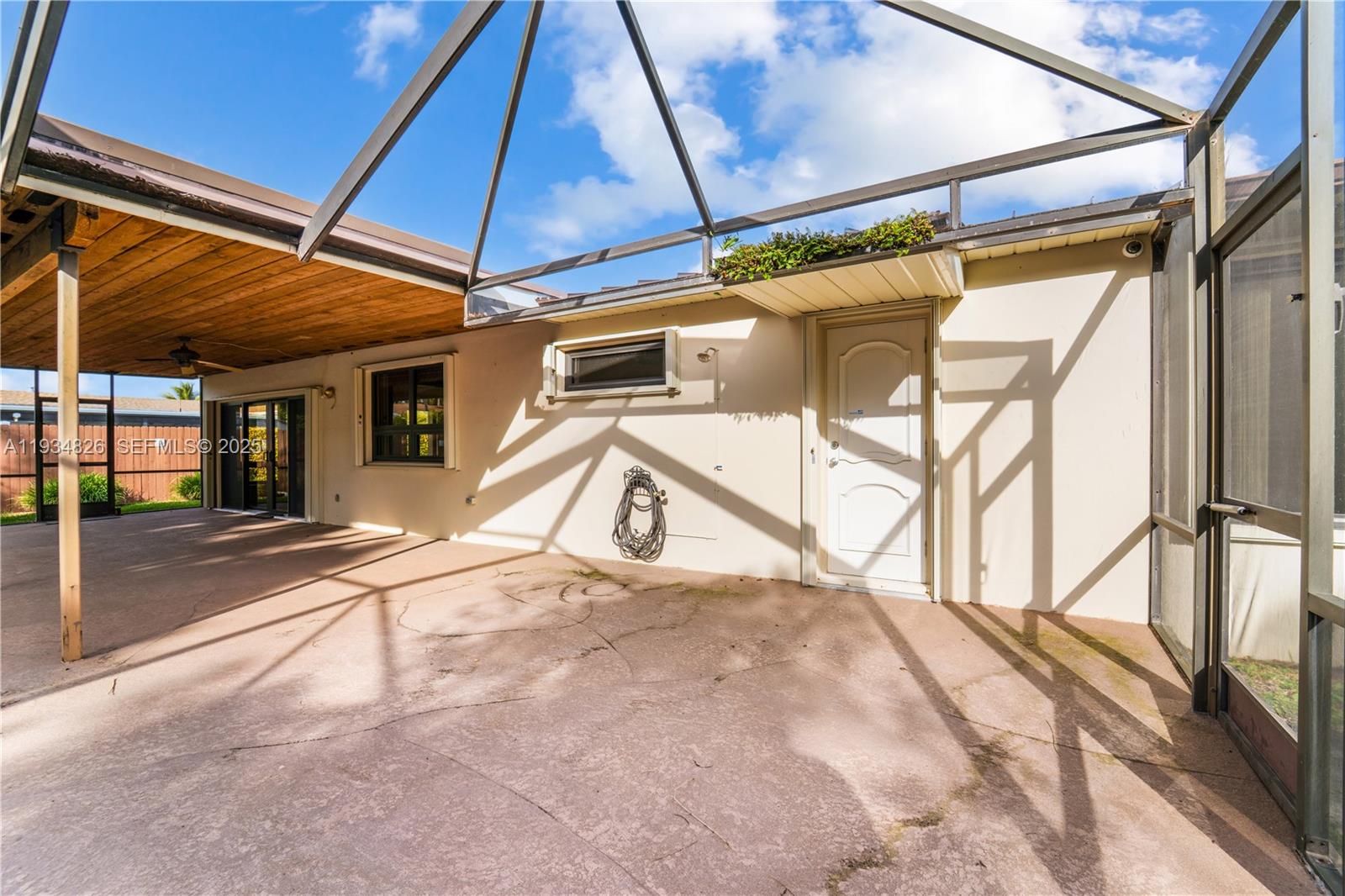 9660 SW 105th Ave Miami, FL 33176