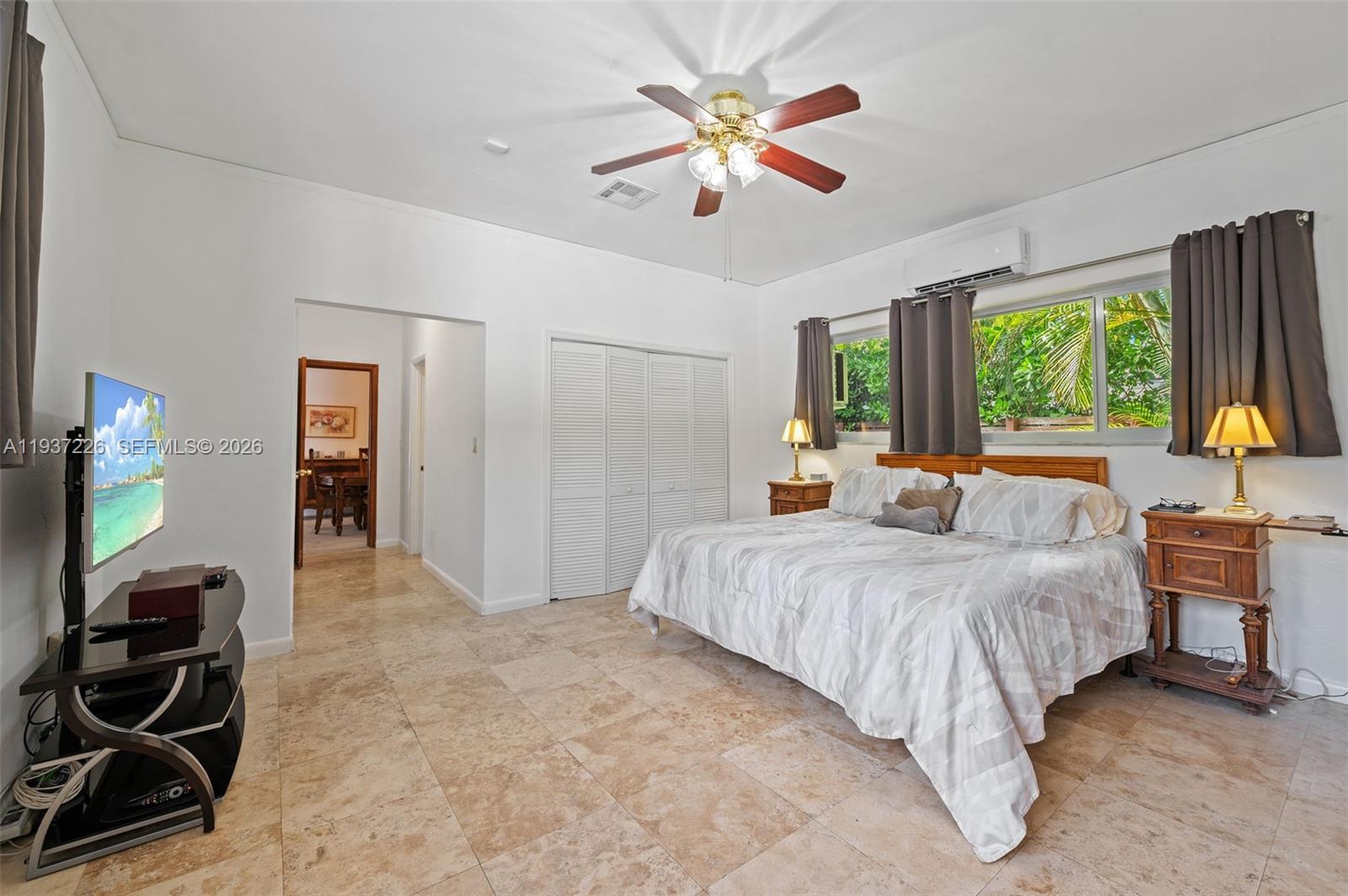 218 S Shore Dr Miami, FL 33133