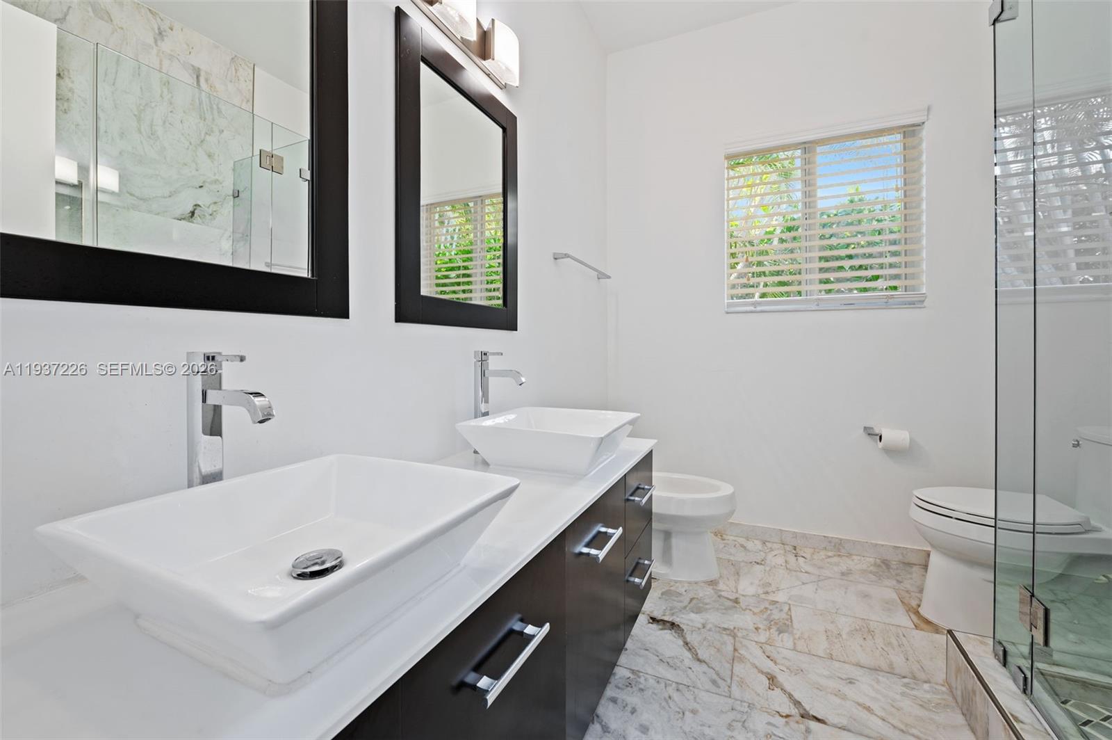 218 S Shore Dr Miami, FL 33133