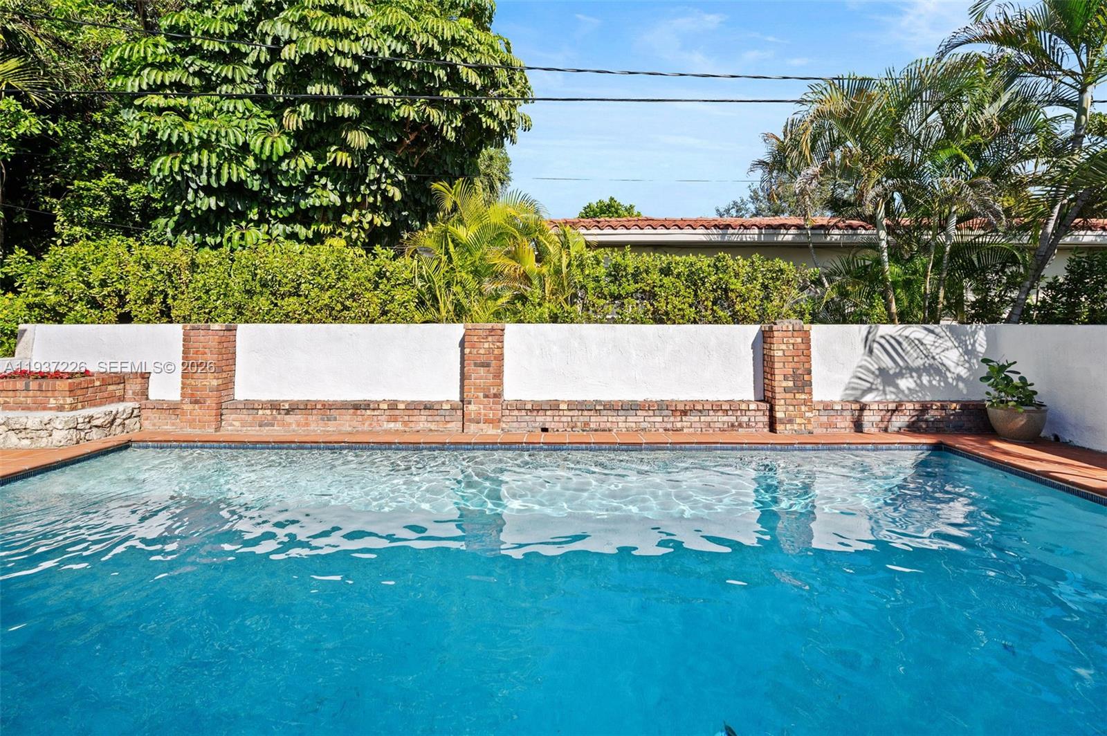 218 S Shore Dr Miami, FL 33133