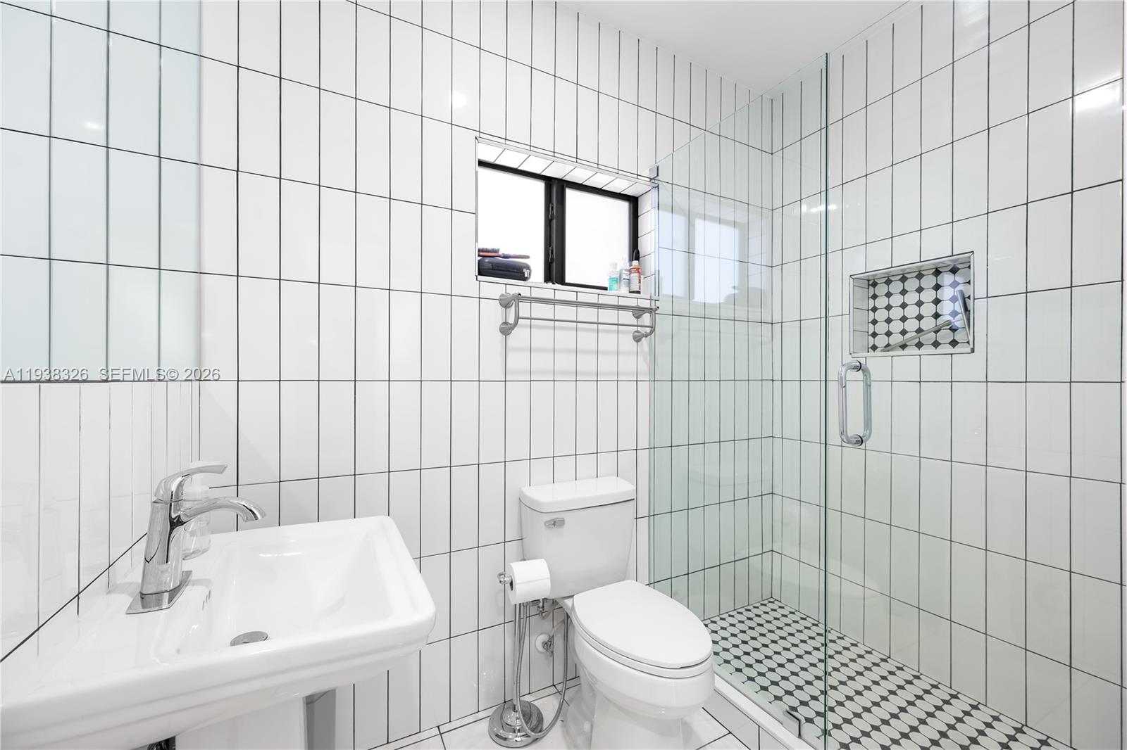 8935 NW 164th St Miami Lakes, FL 33018