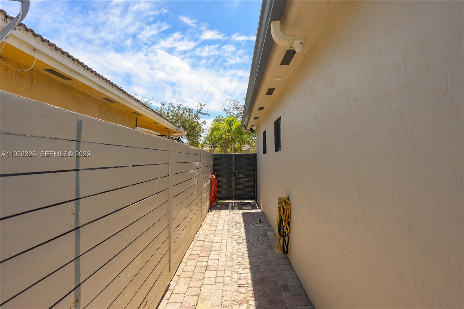 8935 NW 164th St Miami Lakes, FL 33018