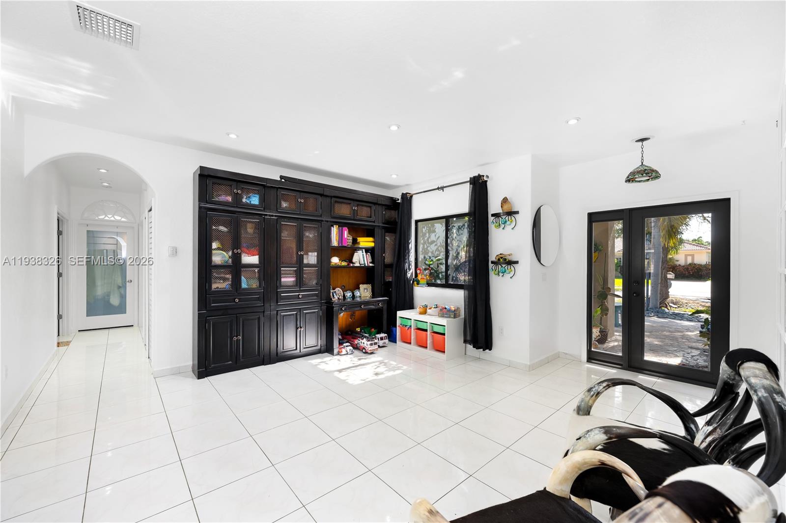 8935 NW 164th St Miami Lakes, FL 33018