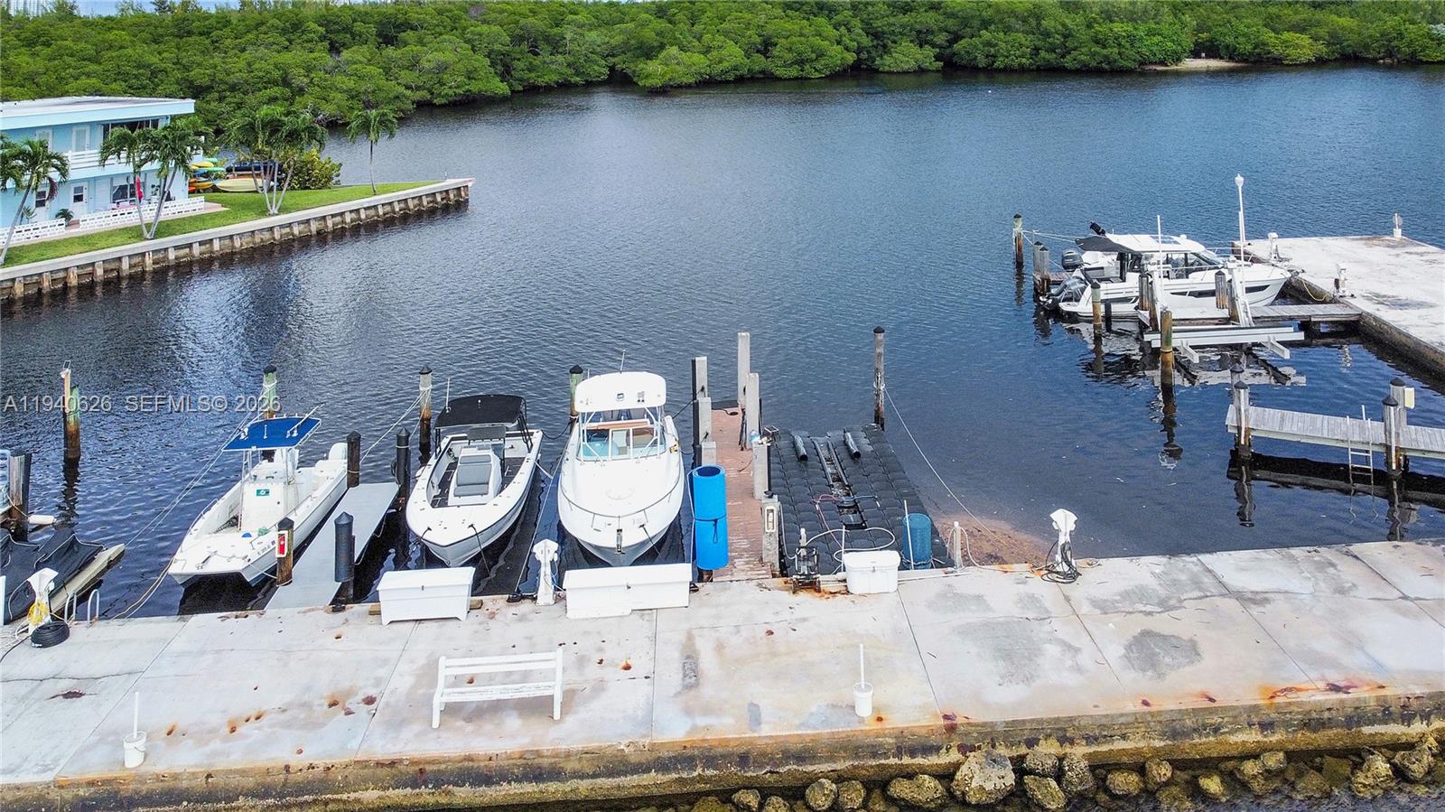 2700 NE 135th St #12 North Miami, FL 33181