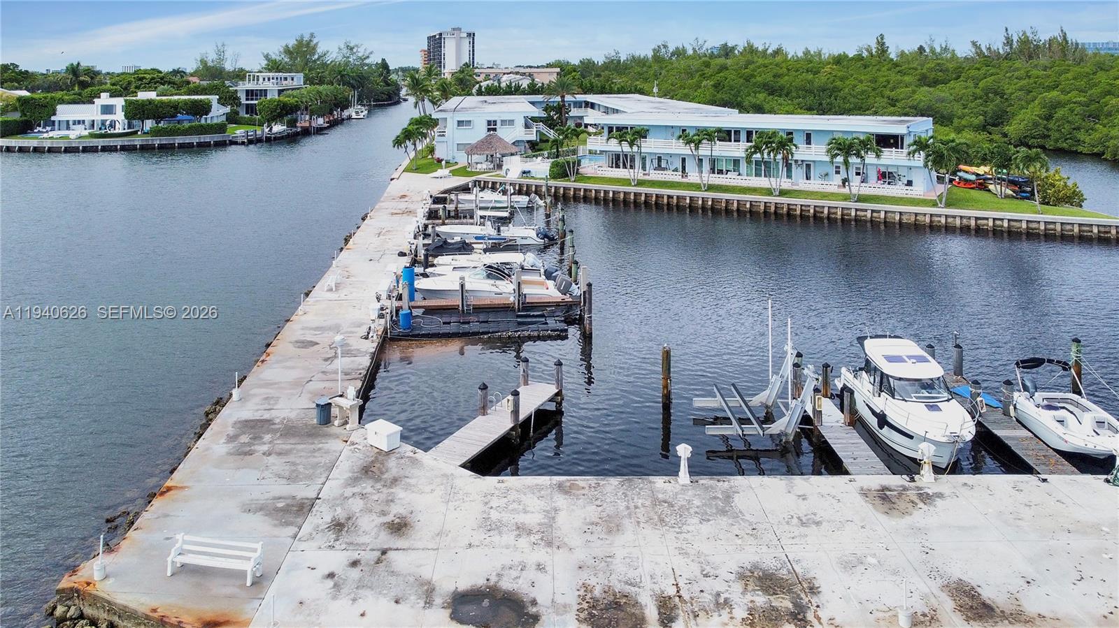 2700 NE 135th St #12 North Miami, FL 33181