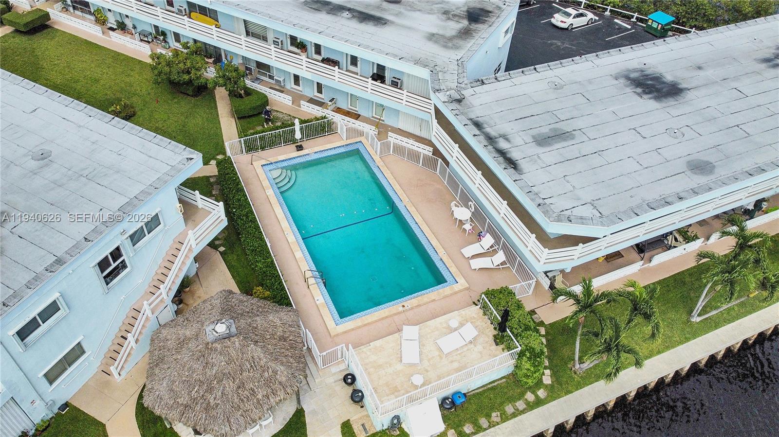 2700 NE 135th St #12 North Miami, FL 33181