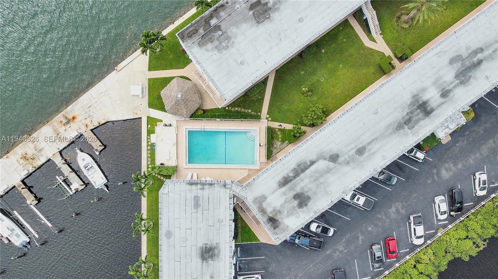 2700 NE 135th St #12 North Miami, FL 33181