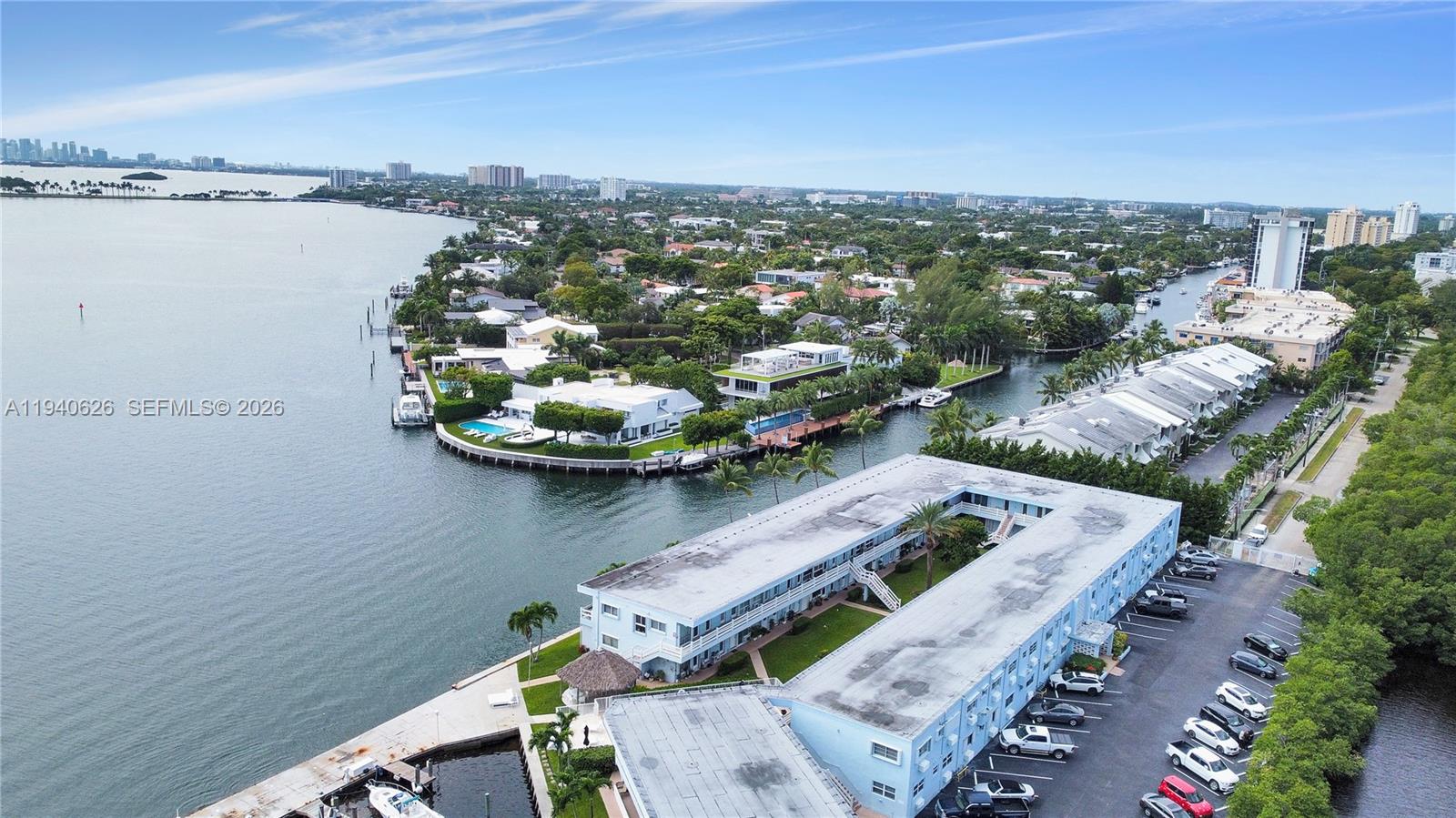 2700 NE 135th St #12 North Miami, FL 33181