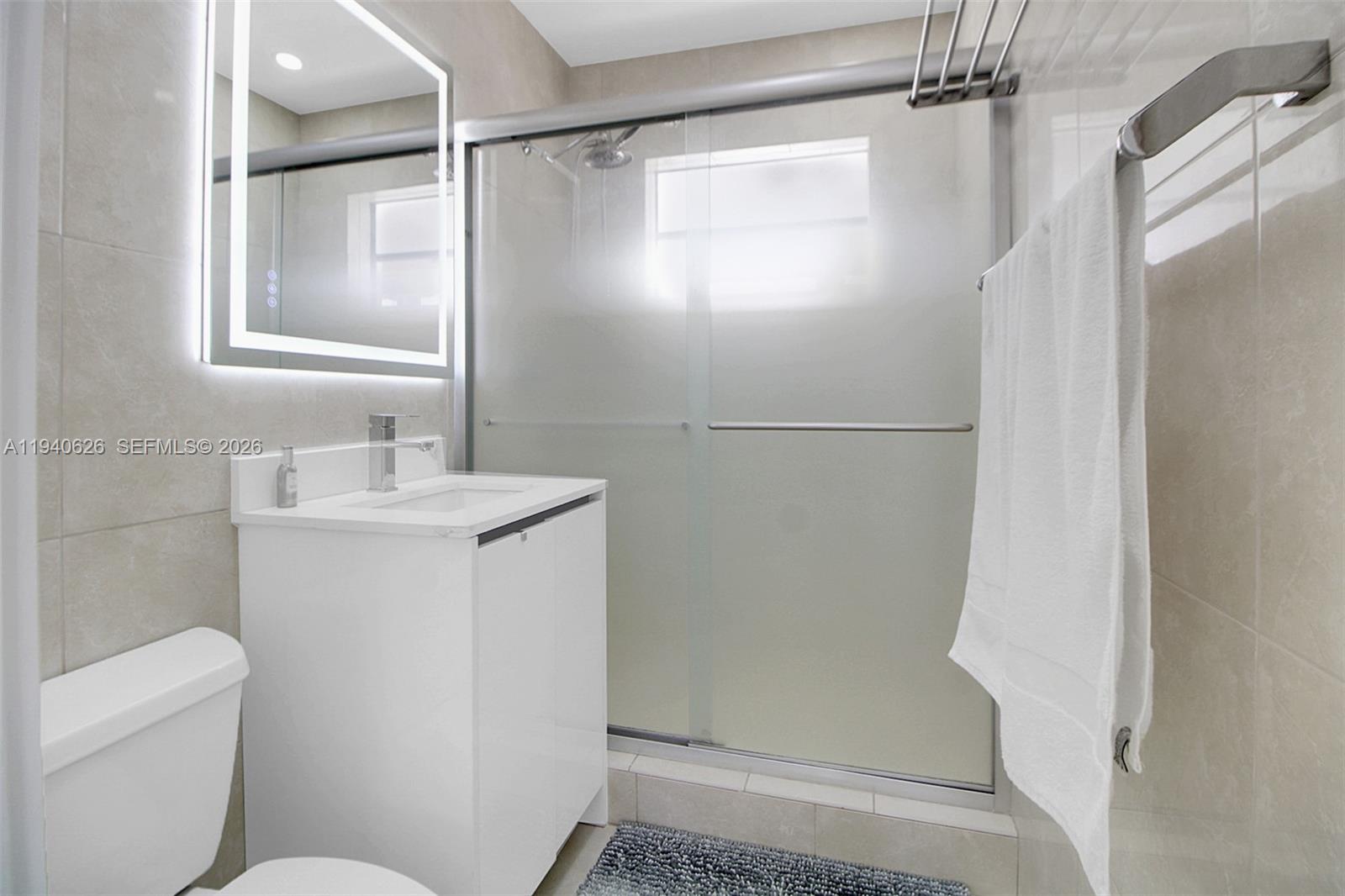 2700 NE 135th St #12 North Miami, FL 33181