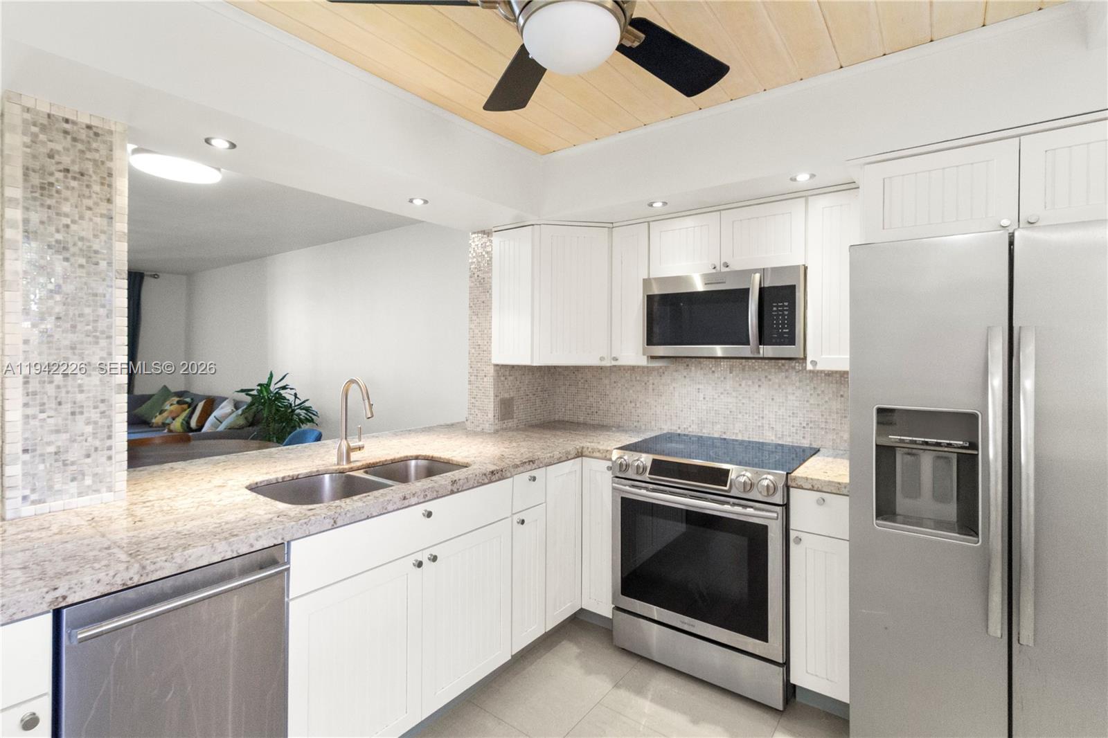 301 NE 14th Ave #601