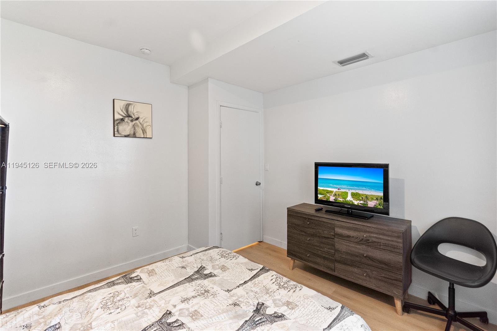 810 7th St #102 Miami Beach, FL 33139