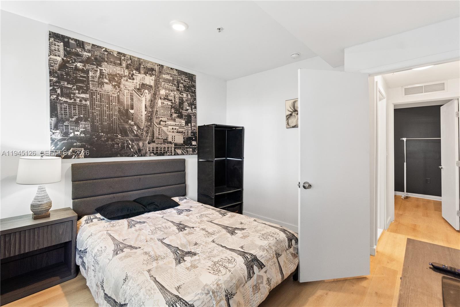 810 7th St #102 Miami Beach, FL 33139