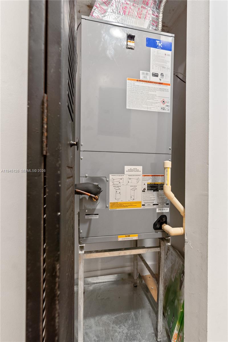 810 7th St #102 Miami Beach, FL 33139