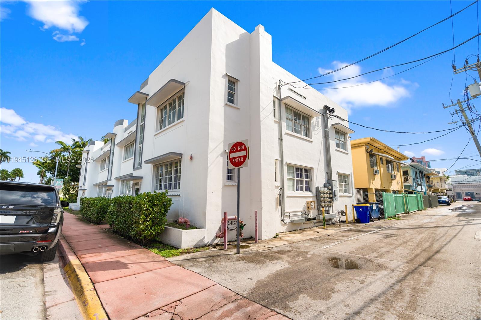 810 7th St #102 Miami Beach, FL 33139