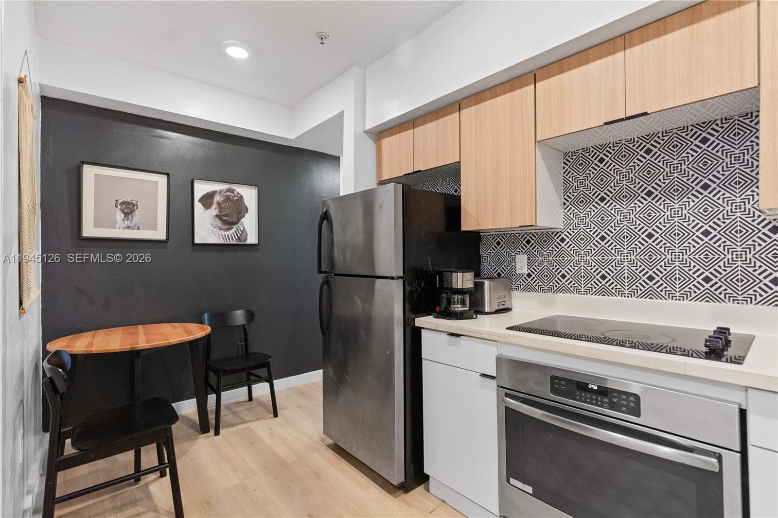 810 7th St #102 Miami Beach, FL 33139