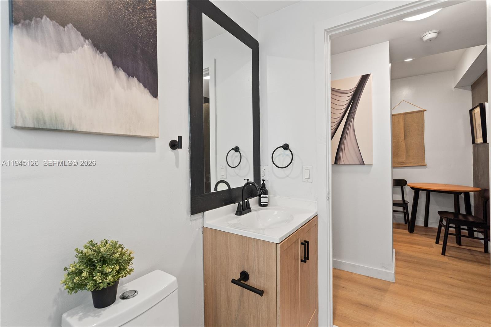 810 7th St #102 Miami Beach, FL 33139