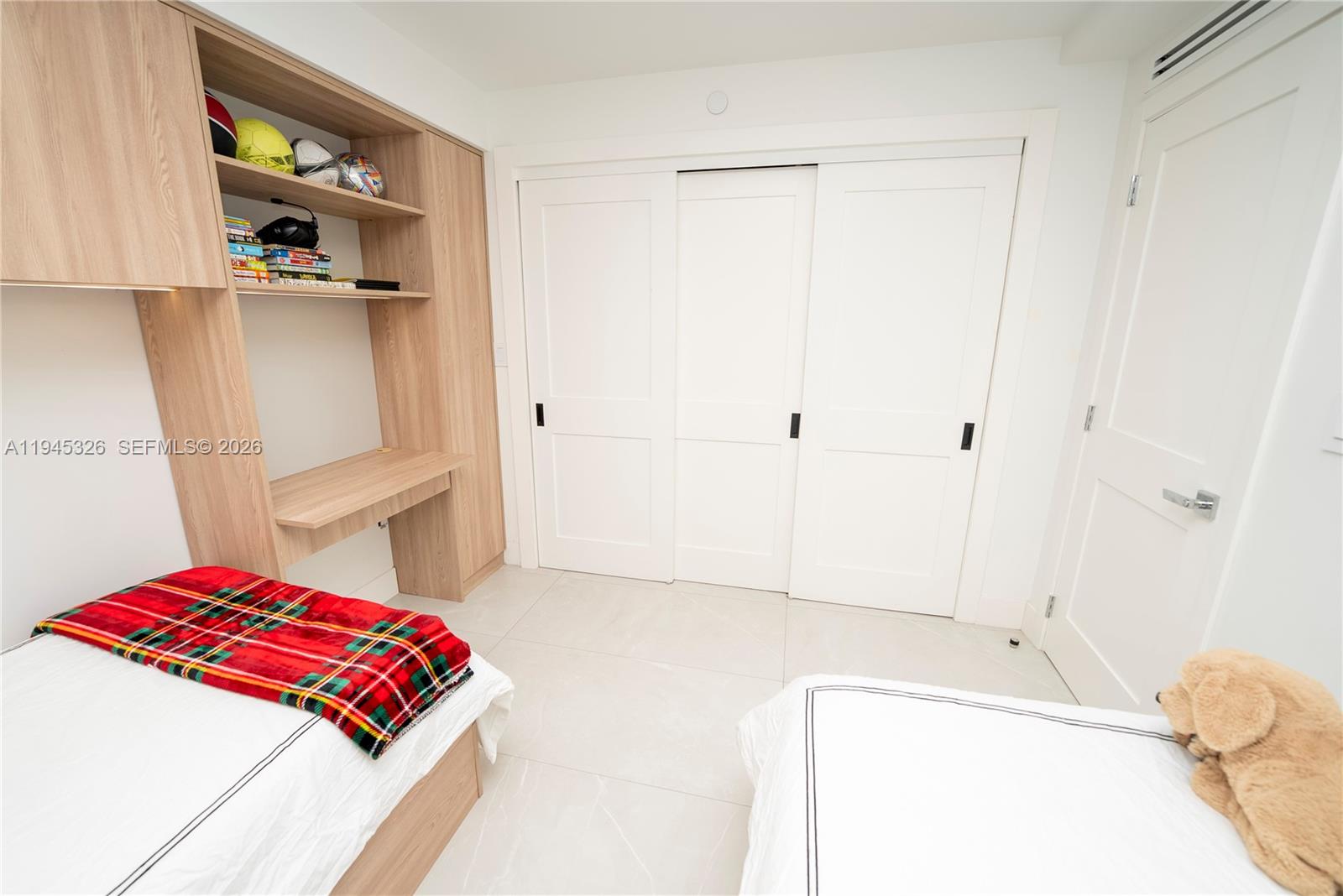 image Casa Del Mar Condos10