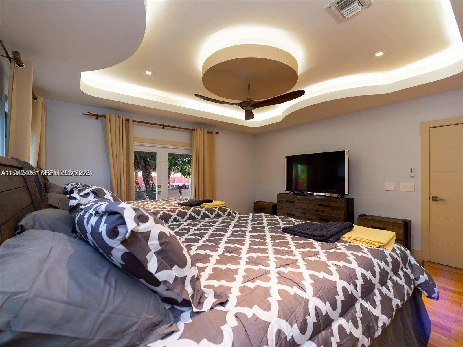 1606 Wiley St Hollywood, FL 33020