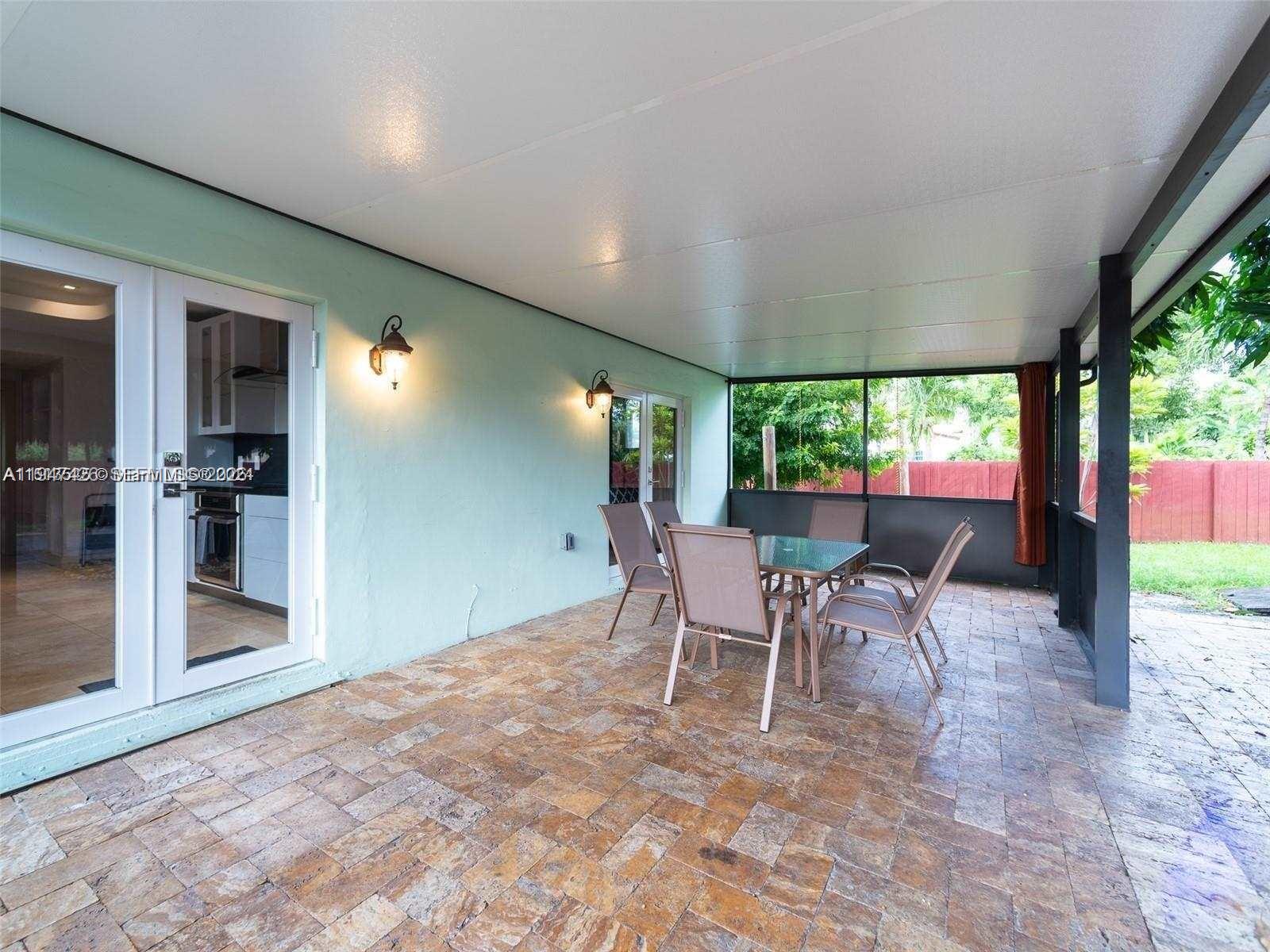 1606 Wiley St Hollywood, FL 33020