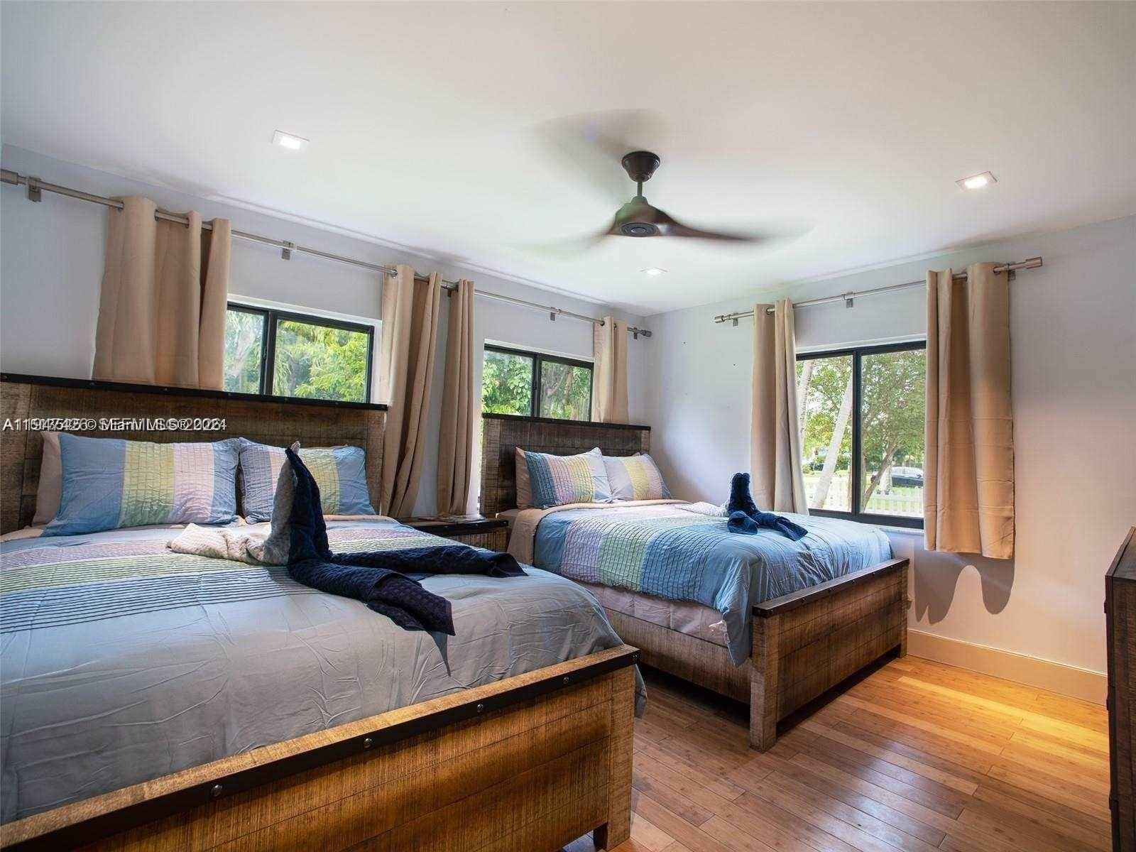 1606 Wiley St Hollywood, FL 33020