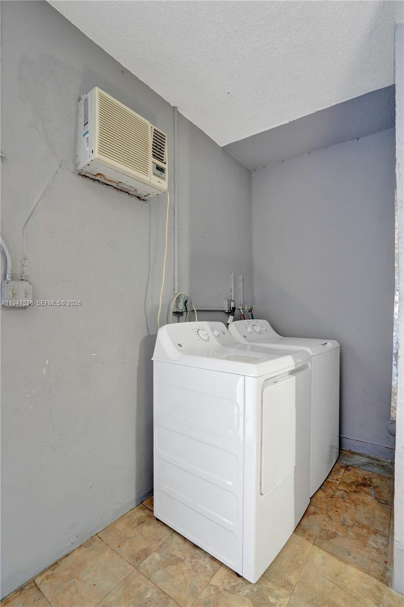 2621 SW Natura Ave Deerfield Beach, FL 33441